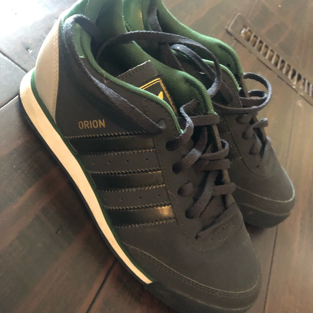 Adidas youth shoes
